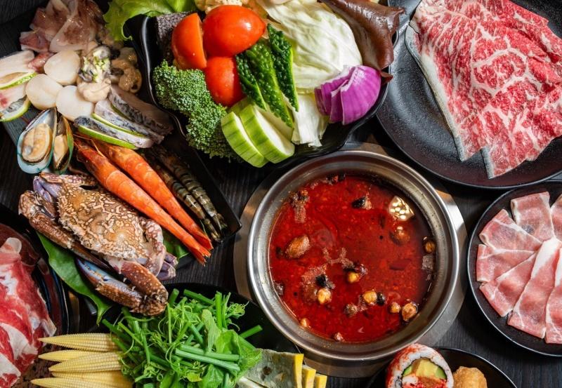 千葉火鍋歡慶17週年,身份證有1跟7,祭出85折超殺優惠。(圖/千葉火鍋提供)