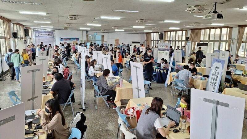 新竹市連兩場徵才活動20日起跑,將釋出1210個職缺。(市府提供)