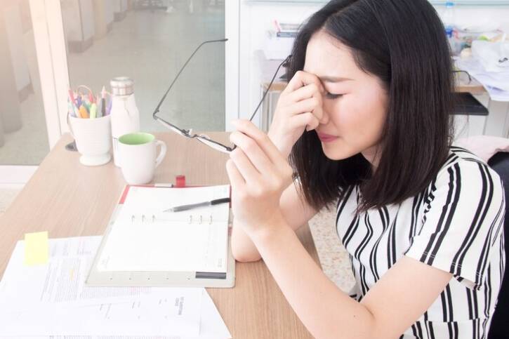 醫師表示,想要擁有雪亮雙眼,除了減少用3C產品、定期視力檢查外,日常可做遠眺、眨眼、眼球滾動、眼球追