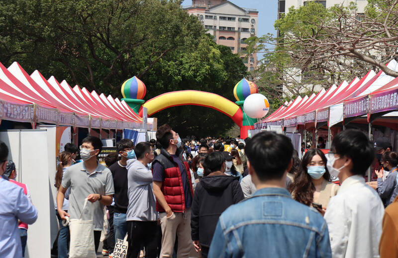 新北市8場校園就業博覽會將起跑，3月13日於淡江大學打頭陣，釋出超過4700個職缺。（圖由勞工局提供