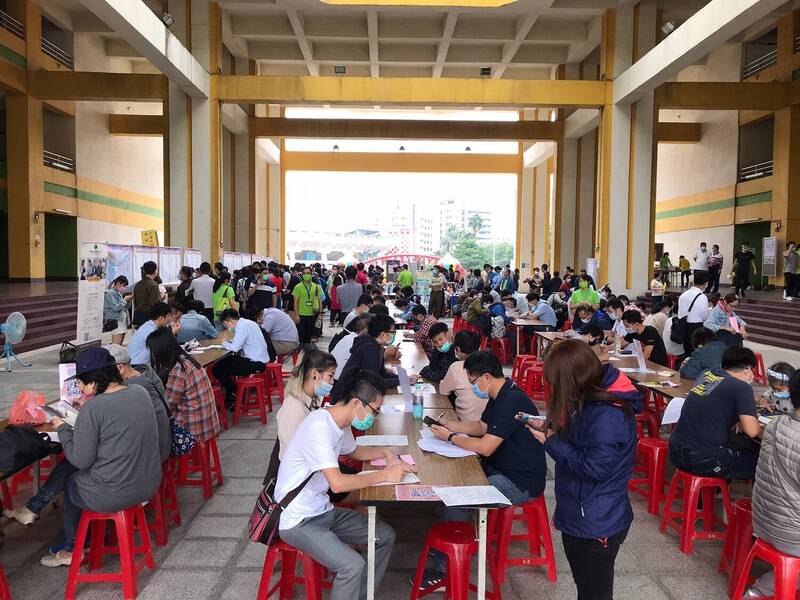 5月3日在三民家商將有大型聯合徵才活動。(高雄市勞工局提供)