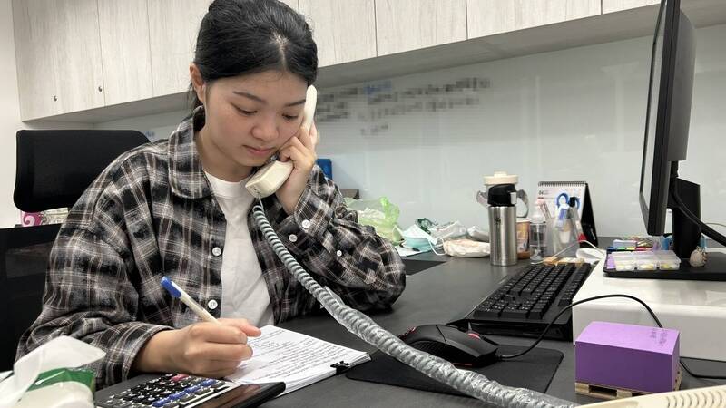 陳瑞嘉表示,「全方位就業計畫」計畫針對設籍或居住新北市,18至29歲非典型勞動青年,提供輔導津貼、轉