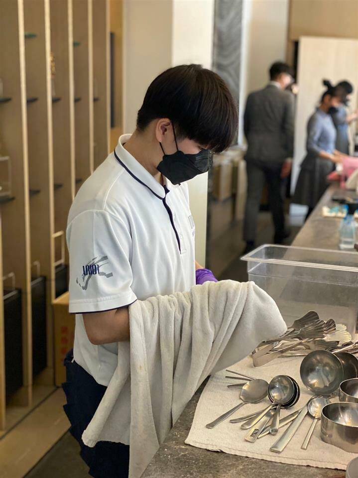 彰化縣為了鼓勵年輕人留鄉、返鄉工作,開辦安薪就業計畫與創薪加倍領獎勵計畫,每人每月補助2000元最高