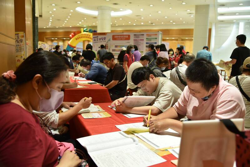 2025台灣就業通 雲嘉南區就業博覽會徵才活動,將於7月26日上午10時至下午1時,在成功大學中正堂