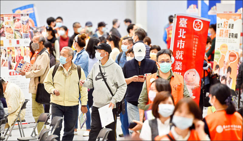 隨著人口高齡化,越來越多退休族選擇再次投入職場。(示意圖,資料照)