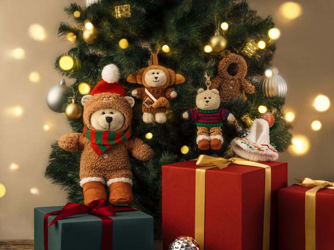 星巴克超人氣Bearista以全新造型萌趣登場!本次推出以薑餅人、可頌及耶誕換裝MINI熊寶寶組為主