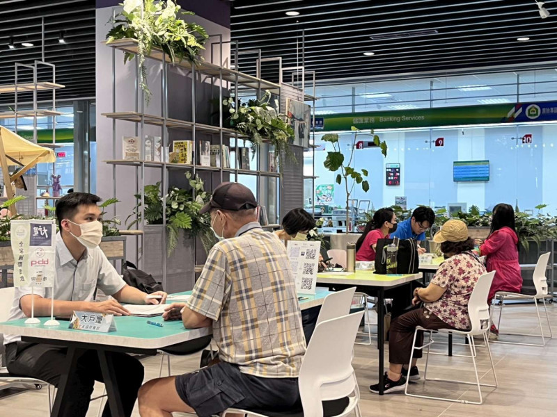 竹市青銀同行聯合徵才3/20登場,15家優質企業釋出538職缺。(市府提供)