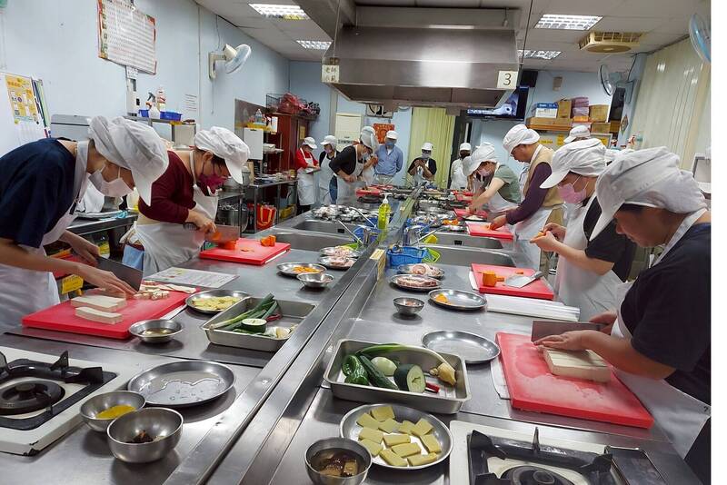 桃園市政府就業職訓服務處的失業者職業訓練即起受理報名。(圖由桃園市政府提供)