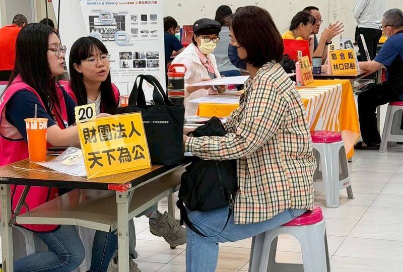 桃市府就職處7月6場徵才開跑,共有153家廠商參與,釋出7100以上職缺。(就職處提供)