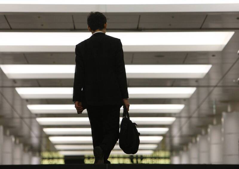 日本一名擁千萬資產的43歲男辭掉年薪百的工作,從東京搬到鄉下,用低成本換回自由。(彭博)